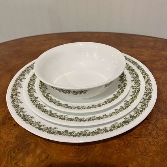 Corelle Spring Blossom Bread & Butter Plate - Picture 3 of 3